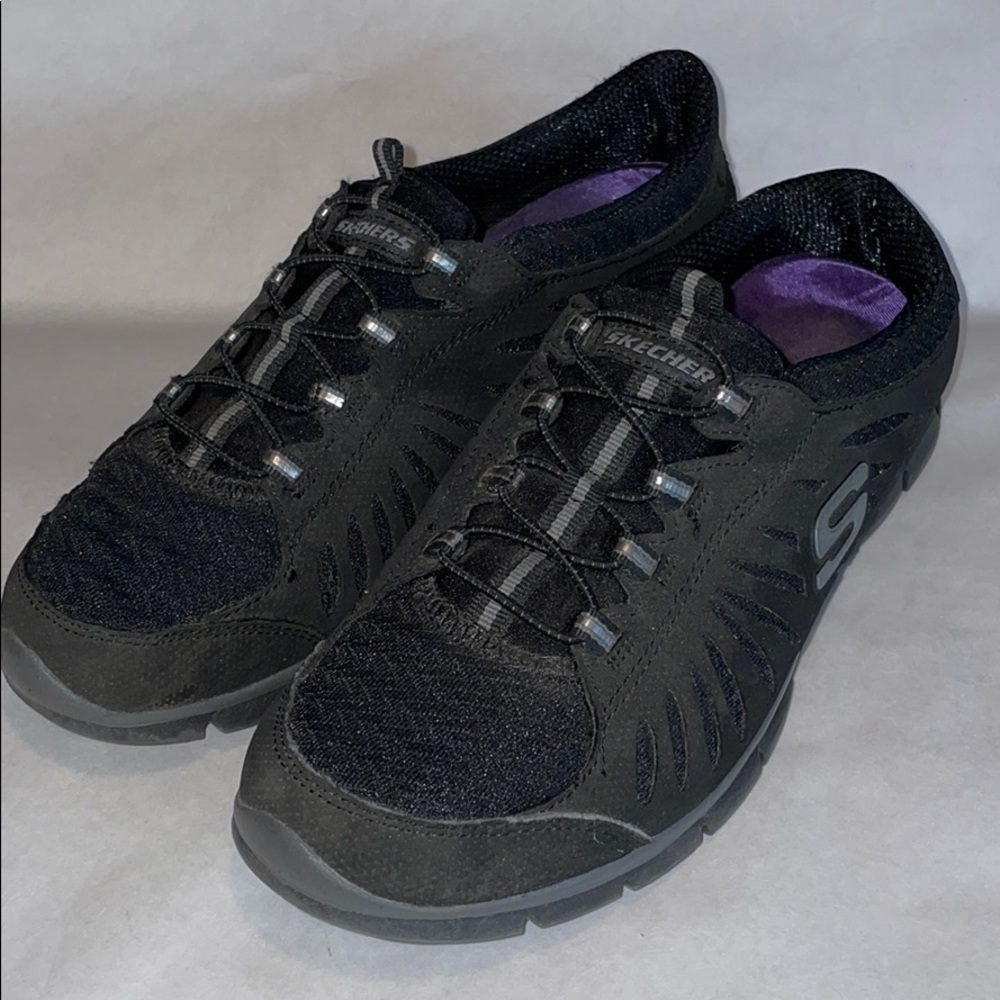 Skechers slip on tennis sz8